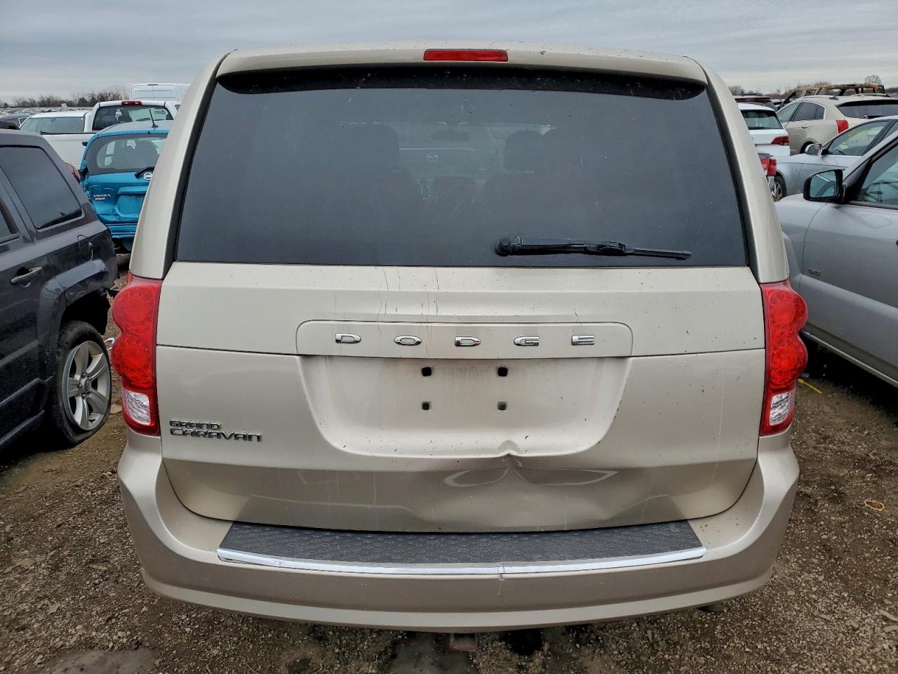 2013 DODGE GRAND CARAVAN SE photo 6
