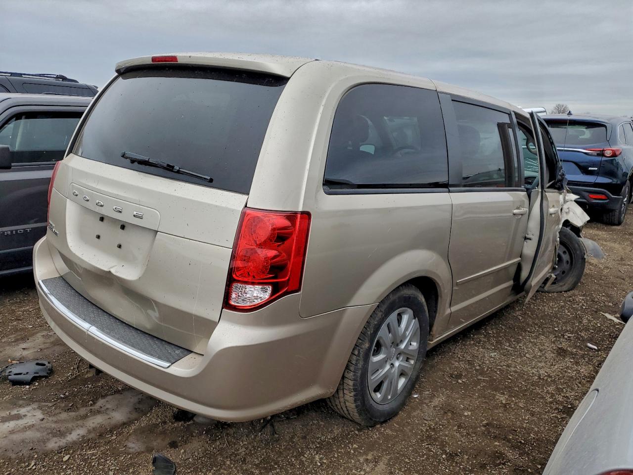 2013 DODGE GRAND CARAVAN SE photo 3