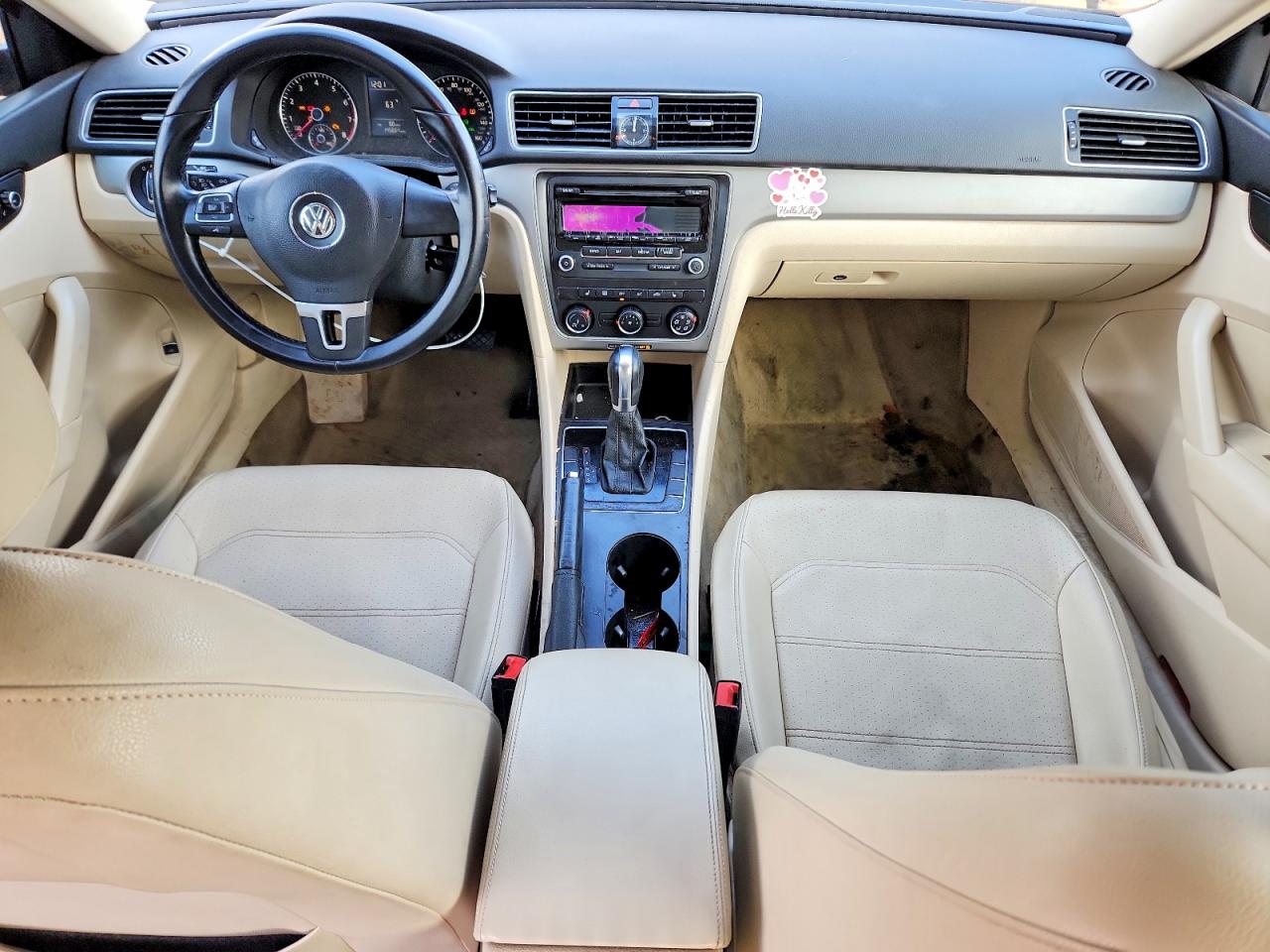 2014 VOLKSWAGEN PASSAT S photo 8