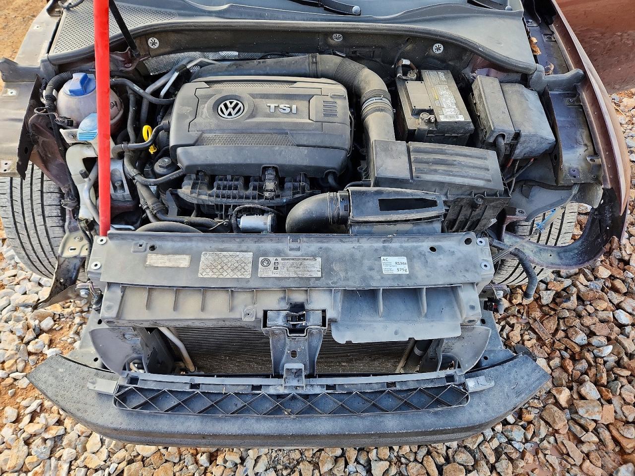 2014 VOLKSWAGEN PASSAT S photo 11
