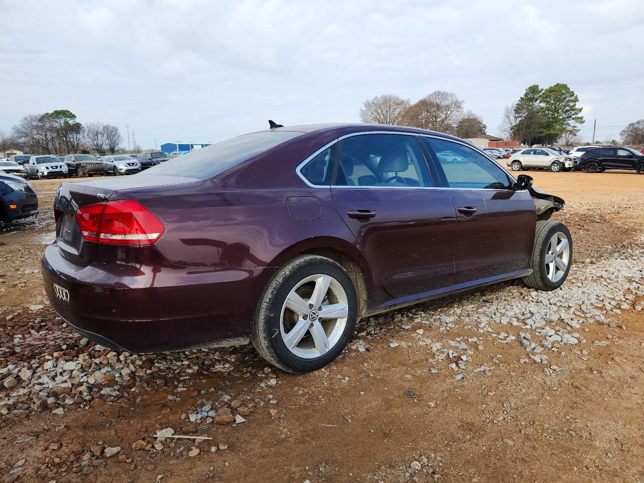 2014 VOLKSWAGEN PASSAT S photo 3