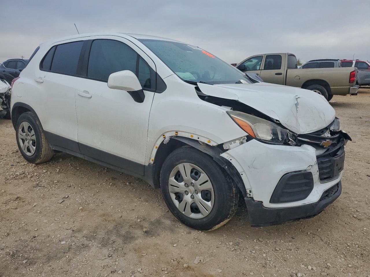 2018 CHEVROLET TRAX LS photo 4