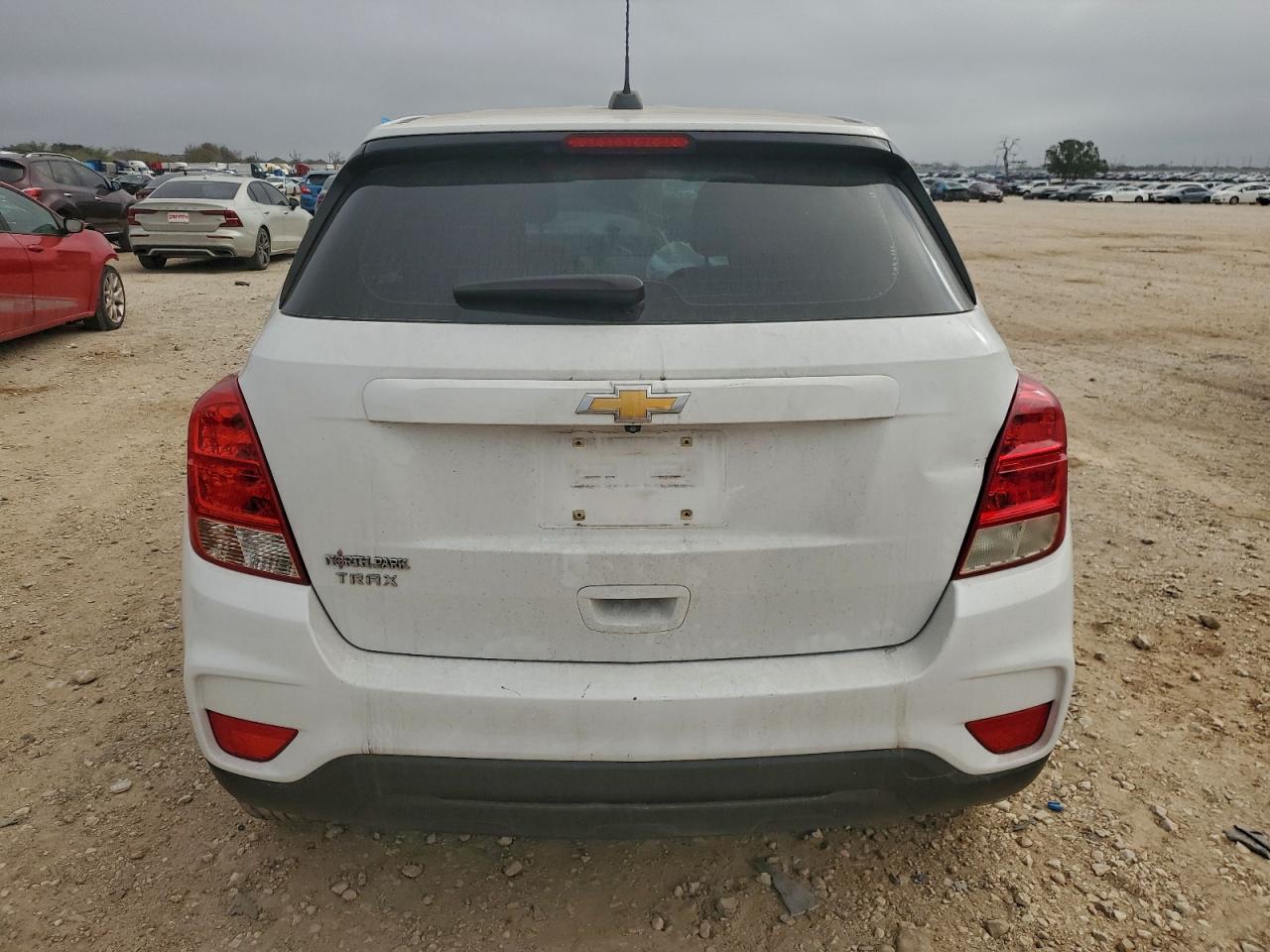 2018 CHEVROLET TRAX LS photo 6
