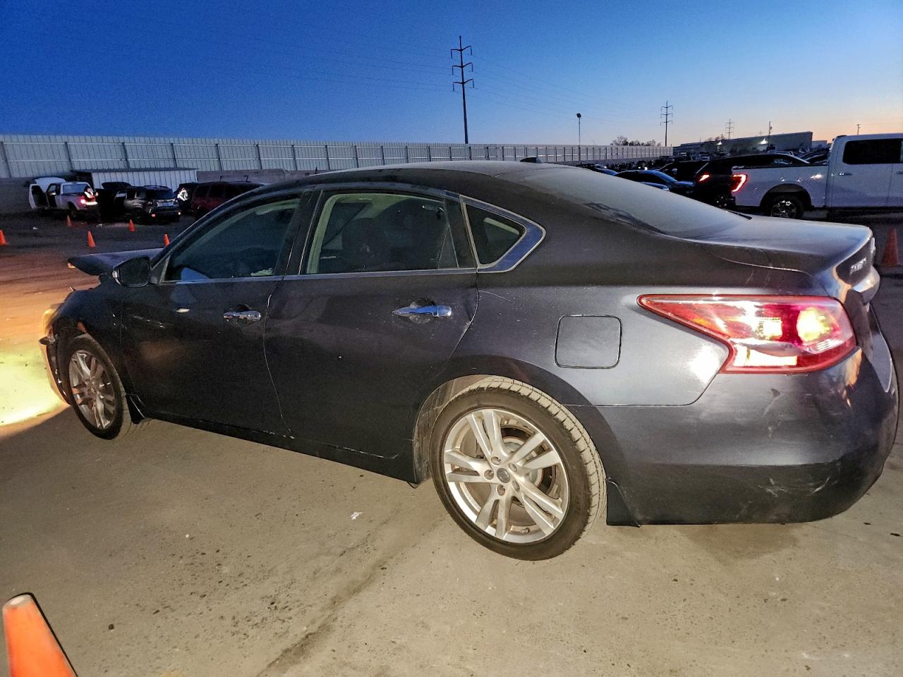 2013 NISSAN ALTIMA 3.5S photo 2