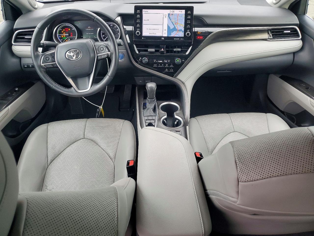 2021 TOYOTA CAMRY XLE photo 8