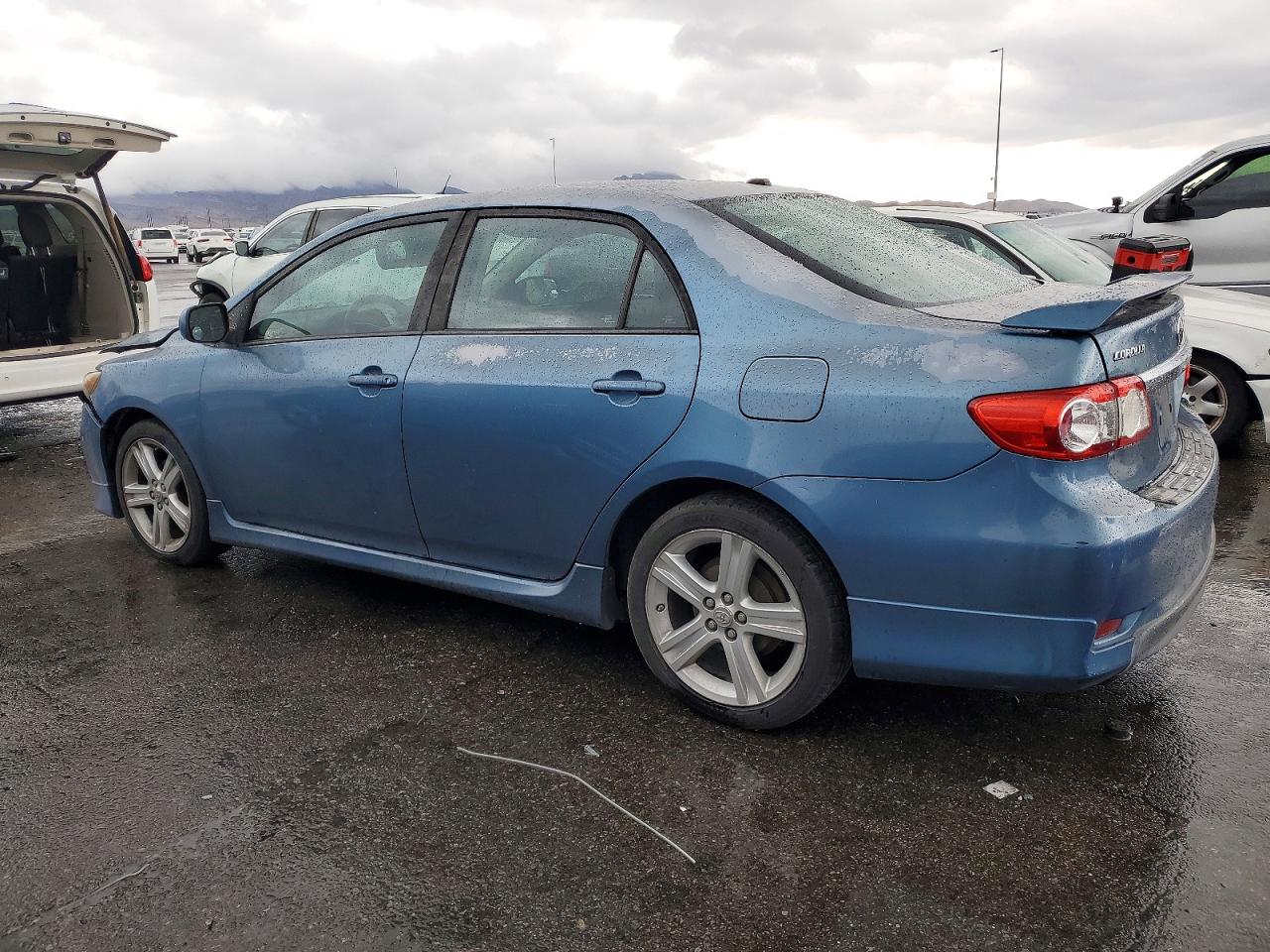 2013 TOYOTA COROLLA BASE photo 2