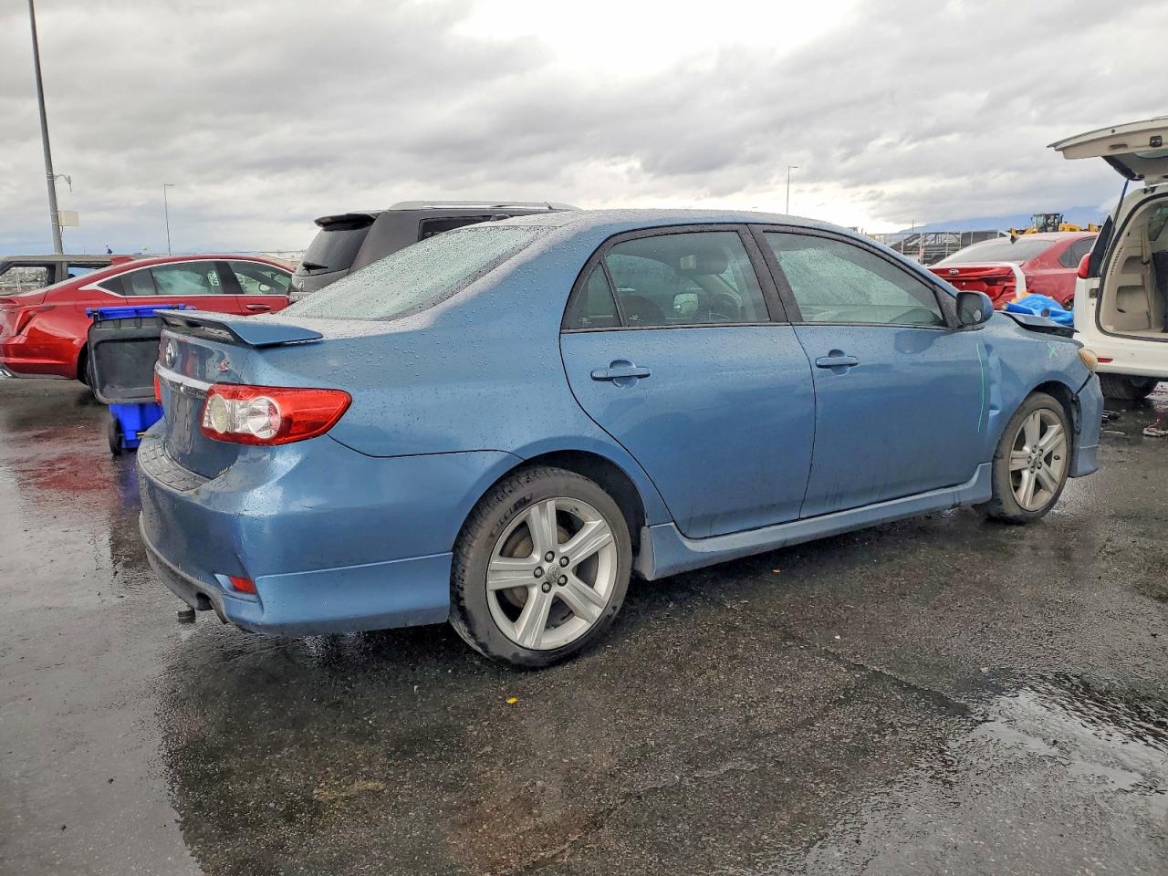 2013 TOYOTA COROLLA BASE photo 3