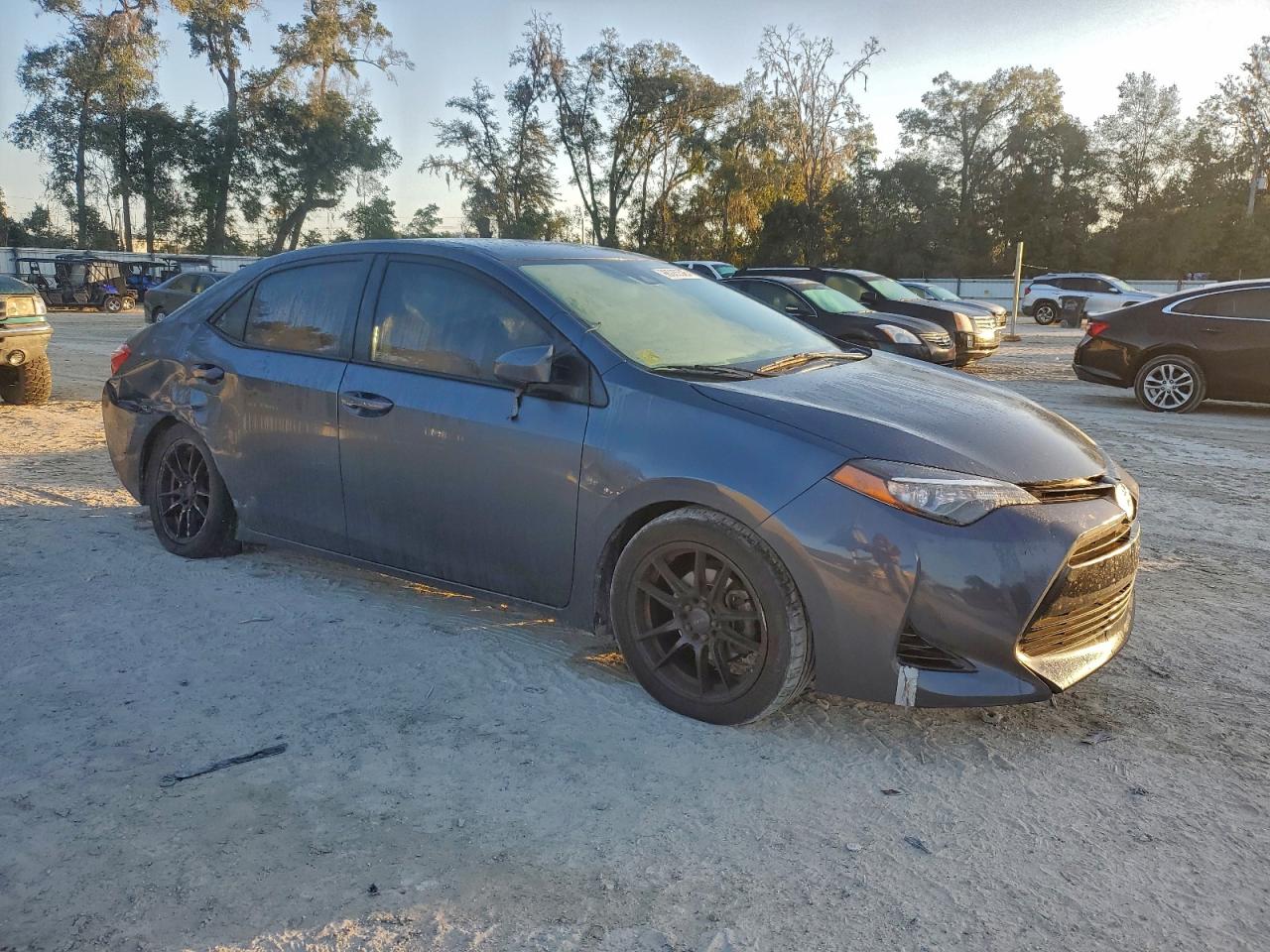 2017 TOYOTA COROLLA L photo 4