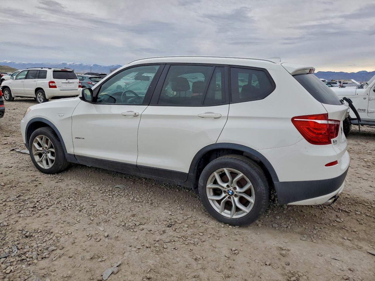 2013 BMW X3 XDRIVE28I photo 2