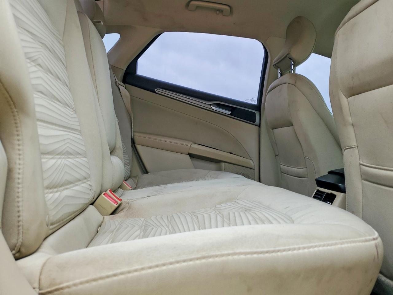 2016 FORD FUSION SE photo 10