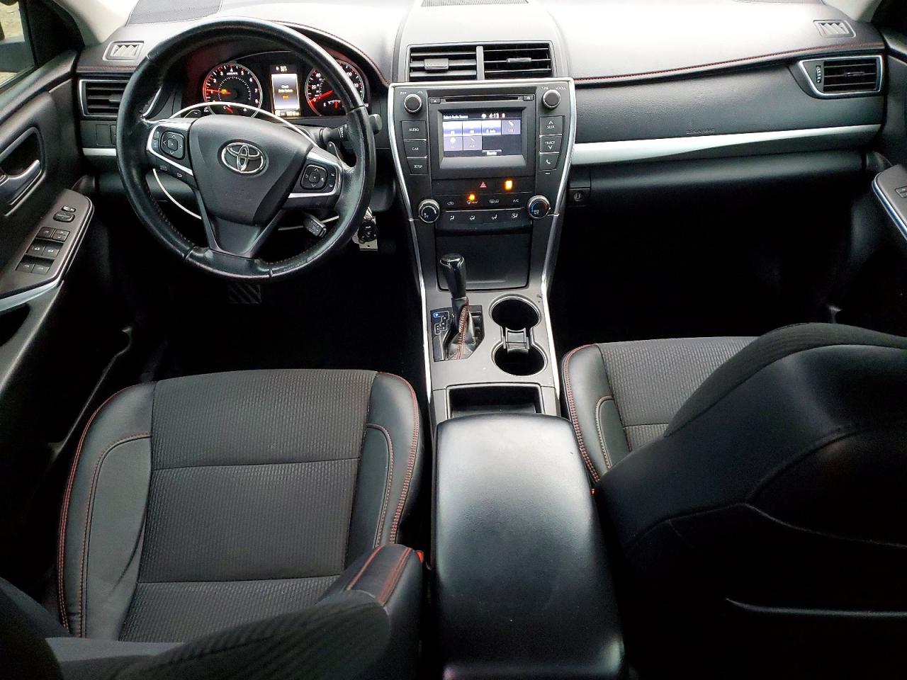 2016 TOYOTA CAMRY LE photo 8