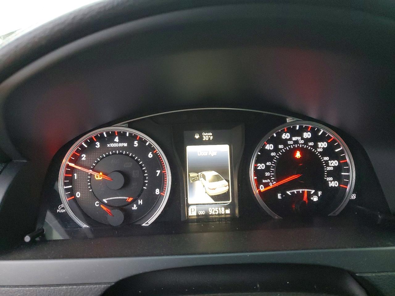 2016 TOYOTA CAMRY LE photo 9