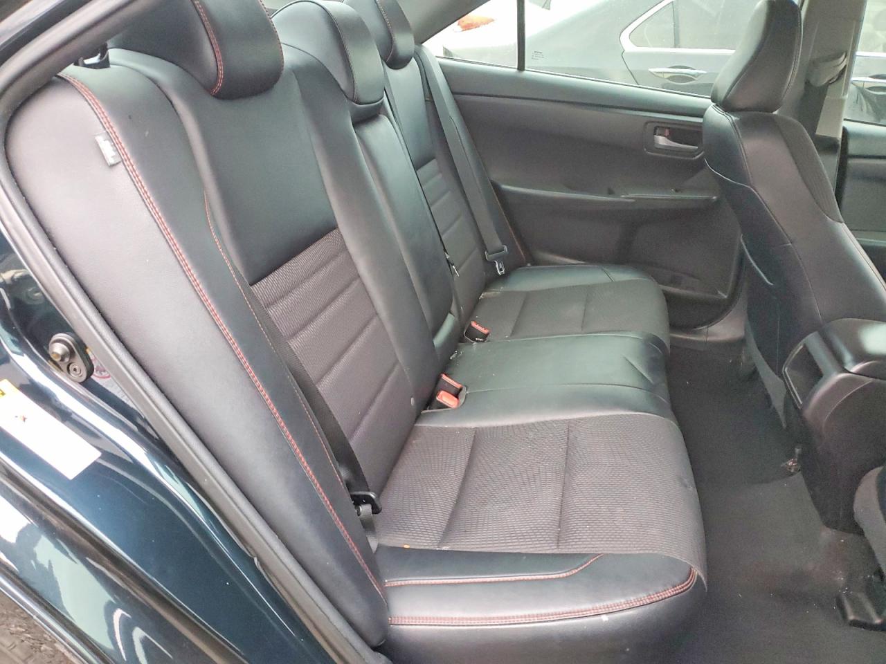 2016 TOYOTA CAMRY LE photo 10