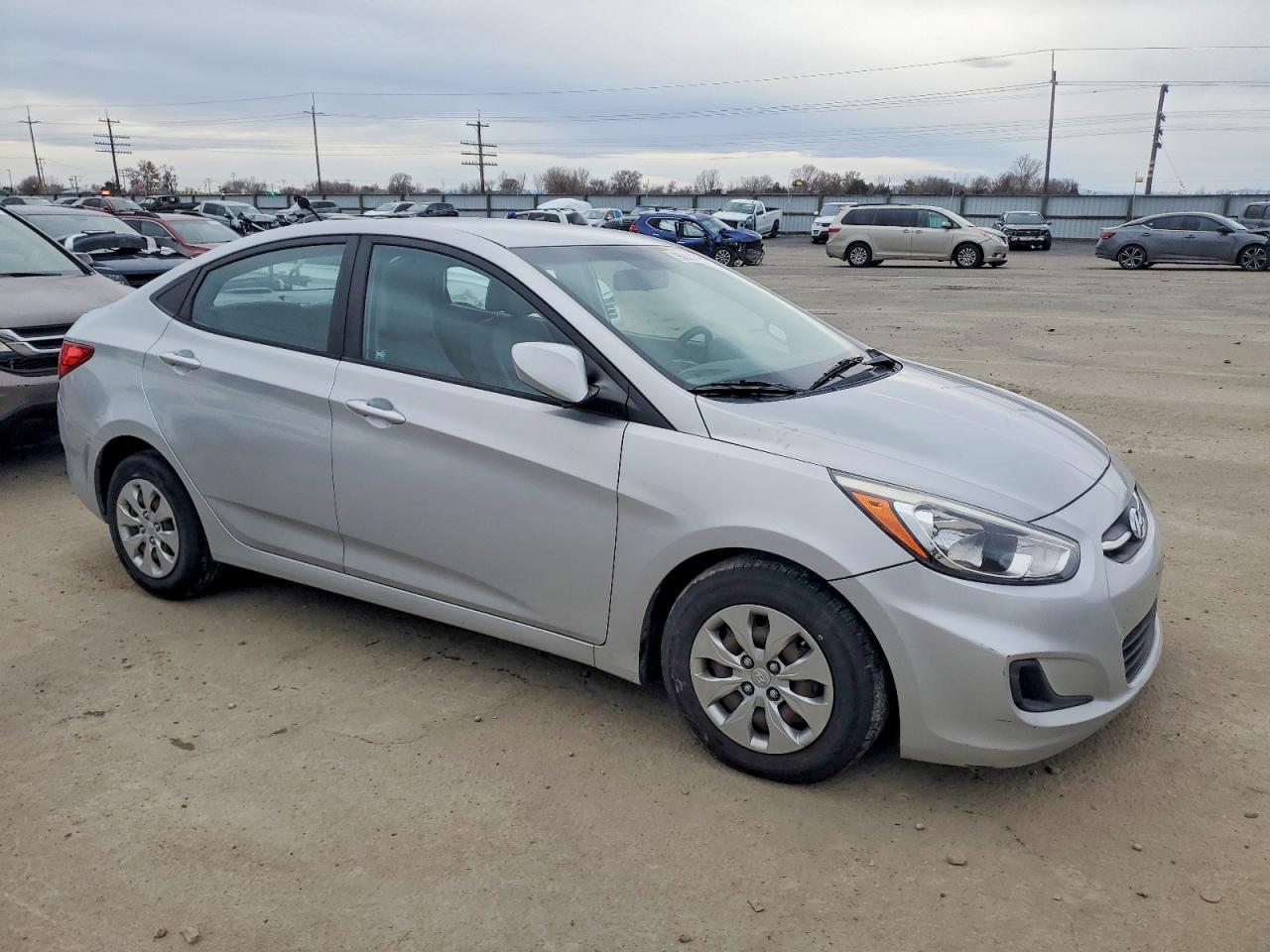2016 HYUNDAI ACCENT SE photo 4