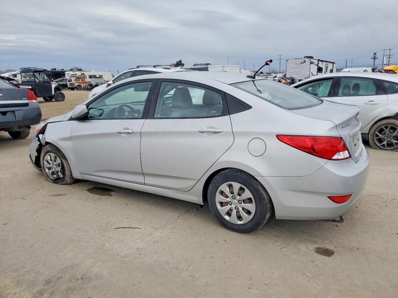 2016 HYUNDAI ACCENT SE photo 2