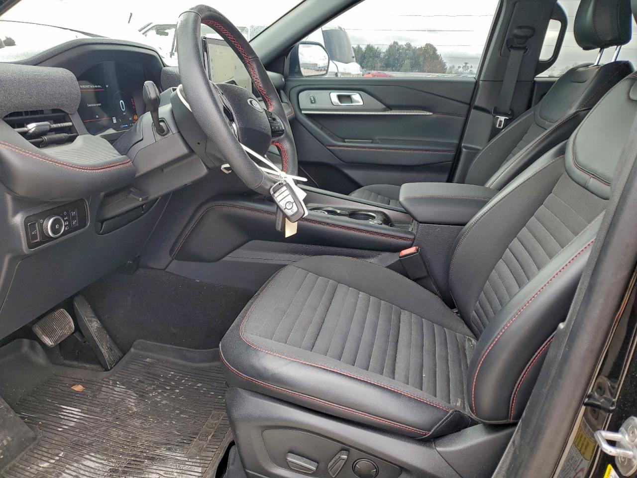 2025 FORD EXPLORER ST-LINE photo 7
