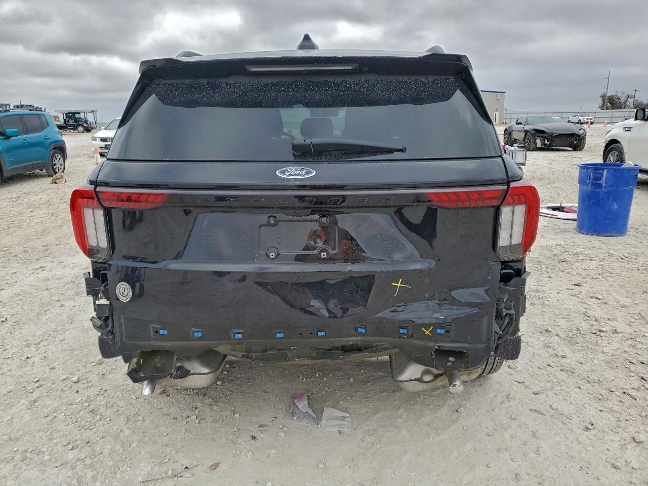 2025 FORD EXPLORER ST-LINE photo 6