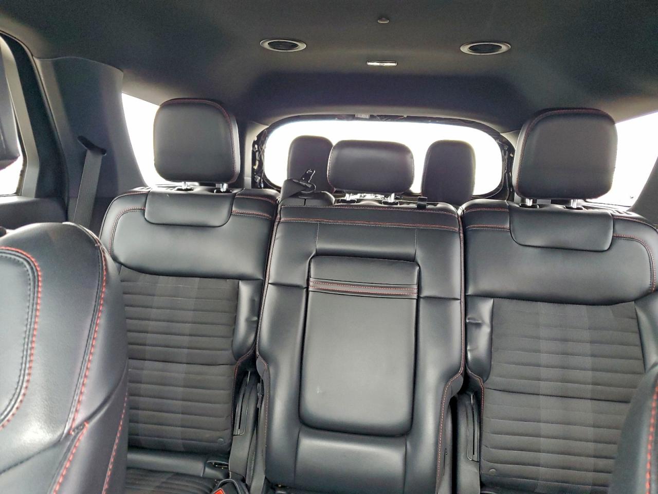 2025 FORD EXPLORER ST-LINE photo 10