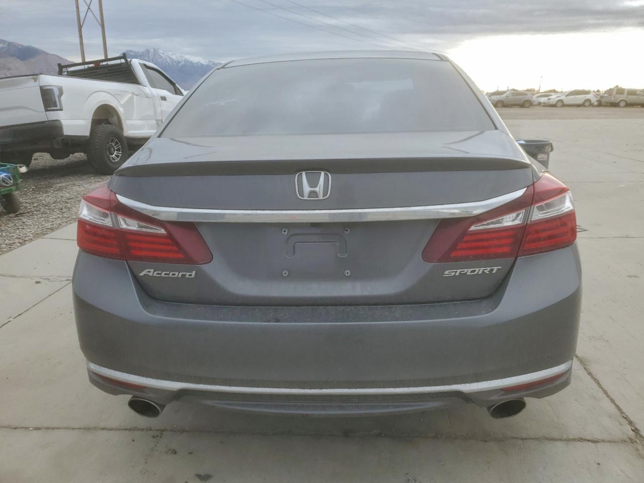 2017 HONDA ACCORD SPORT photo 16