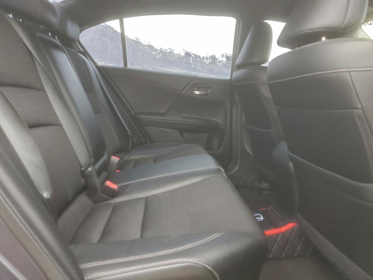2017 HONDA ACCORD SPORT photo 28