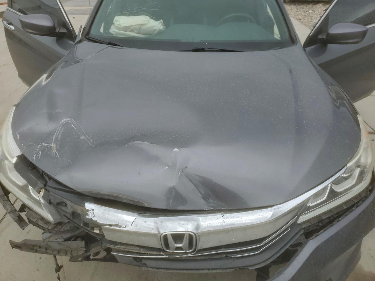 2017 HONDA ACCORD SPORT photo 31