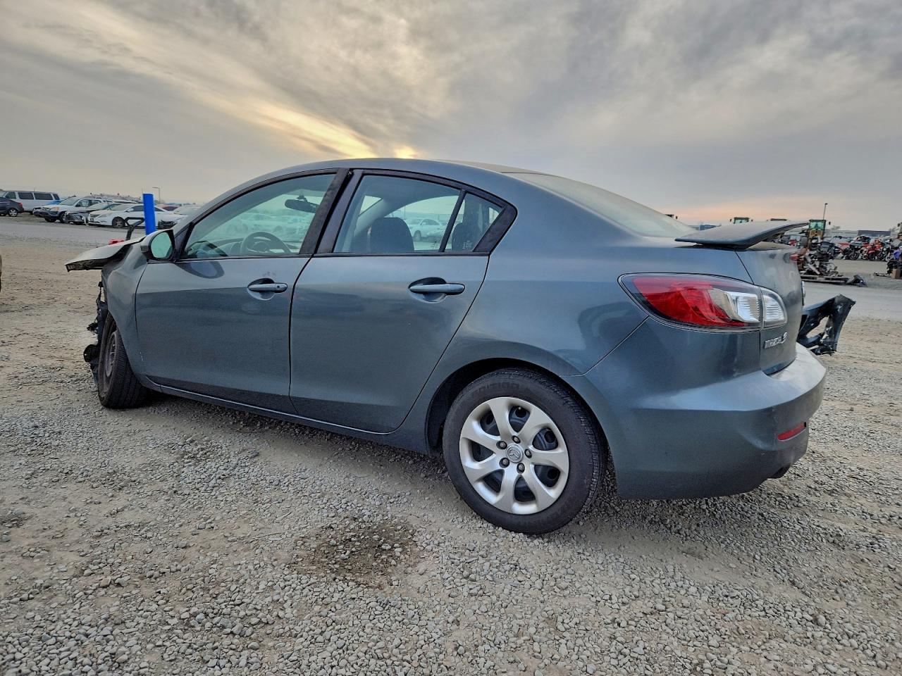 2013 MAZDA 3 I photo 2