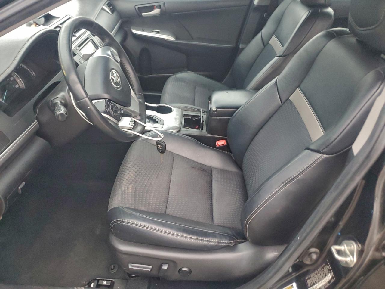 2014 TOYOTA CAMRY L photo 7