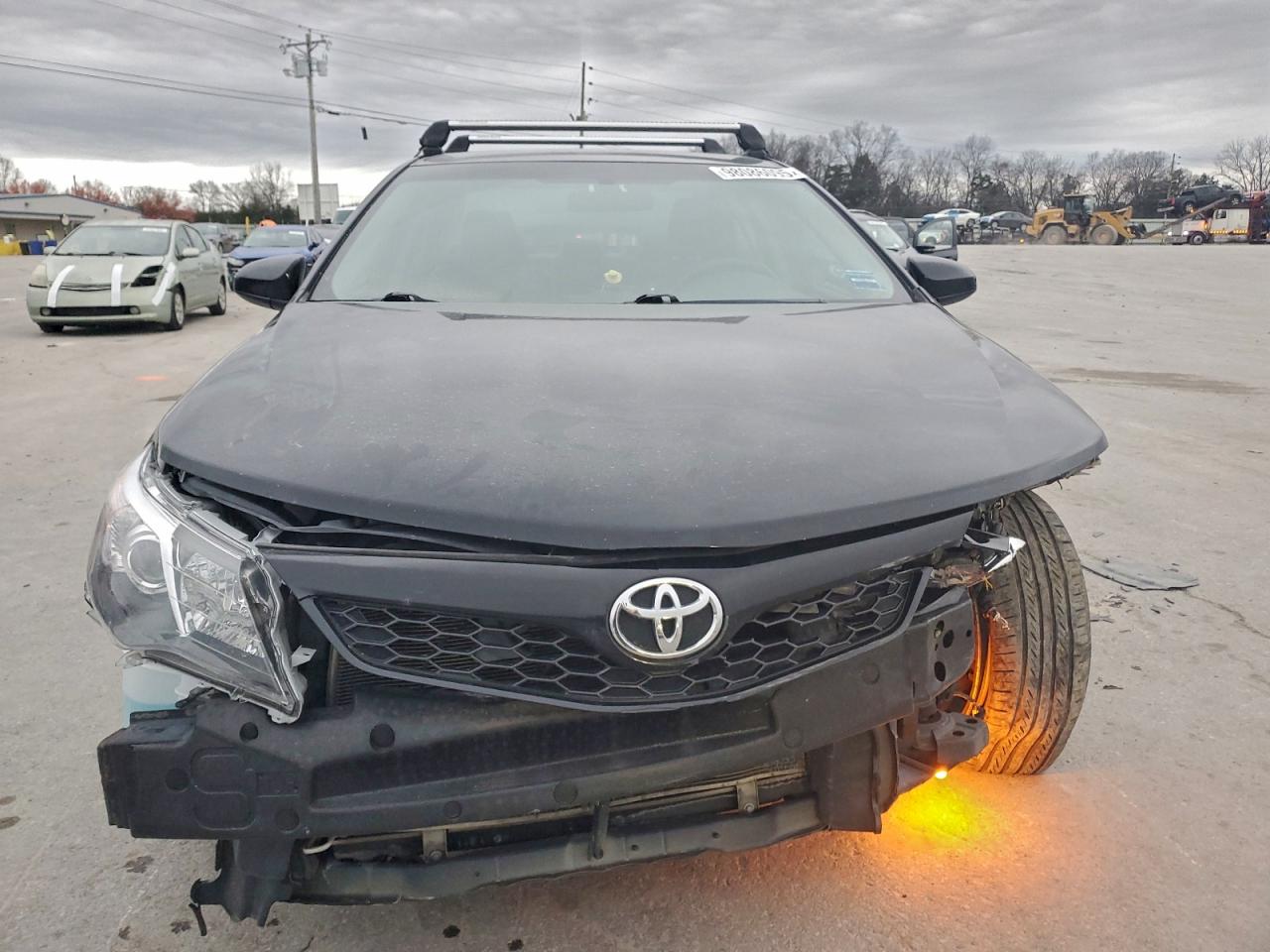 2014 TOYOTA CAMRY L photo 5