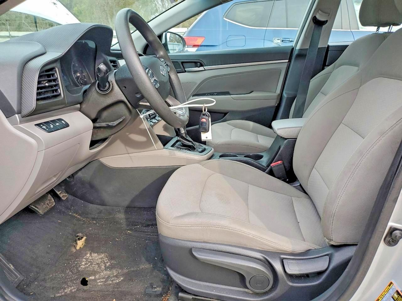 2020 HYUNDAI ELANTRA SEL photo 13