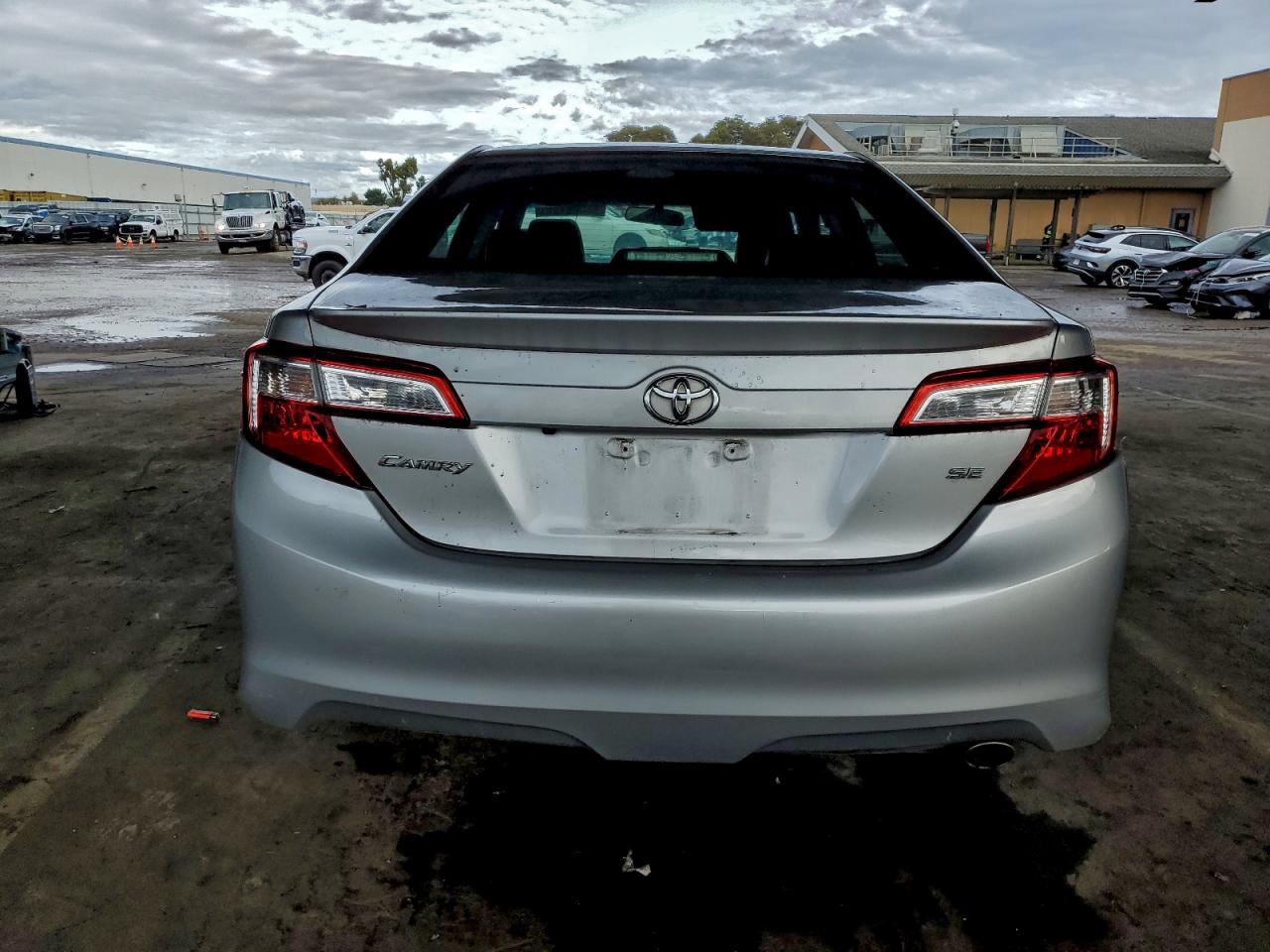 2014 TOYOTA CAMRY L photo 6