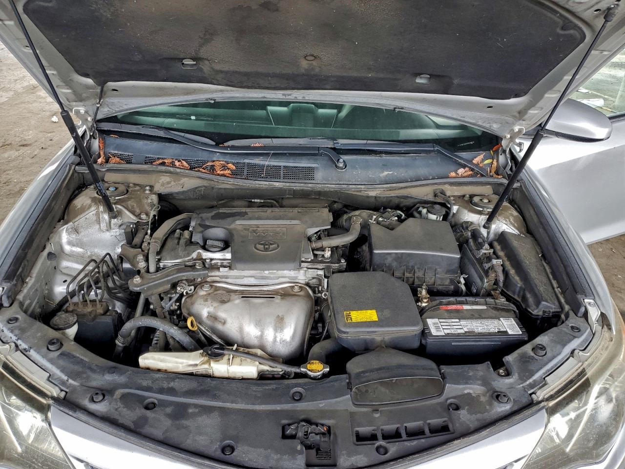 2014 TOYOTA CAMRY L photo 11