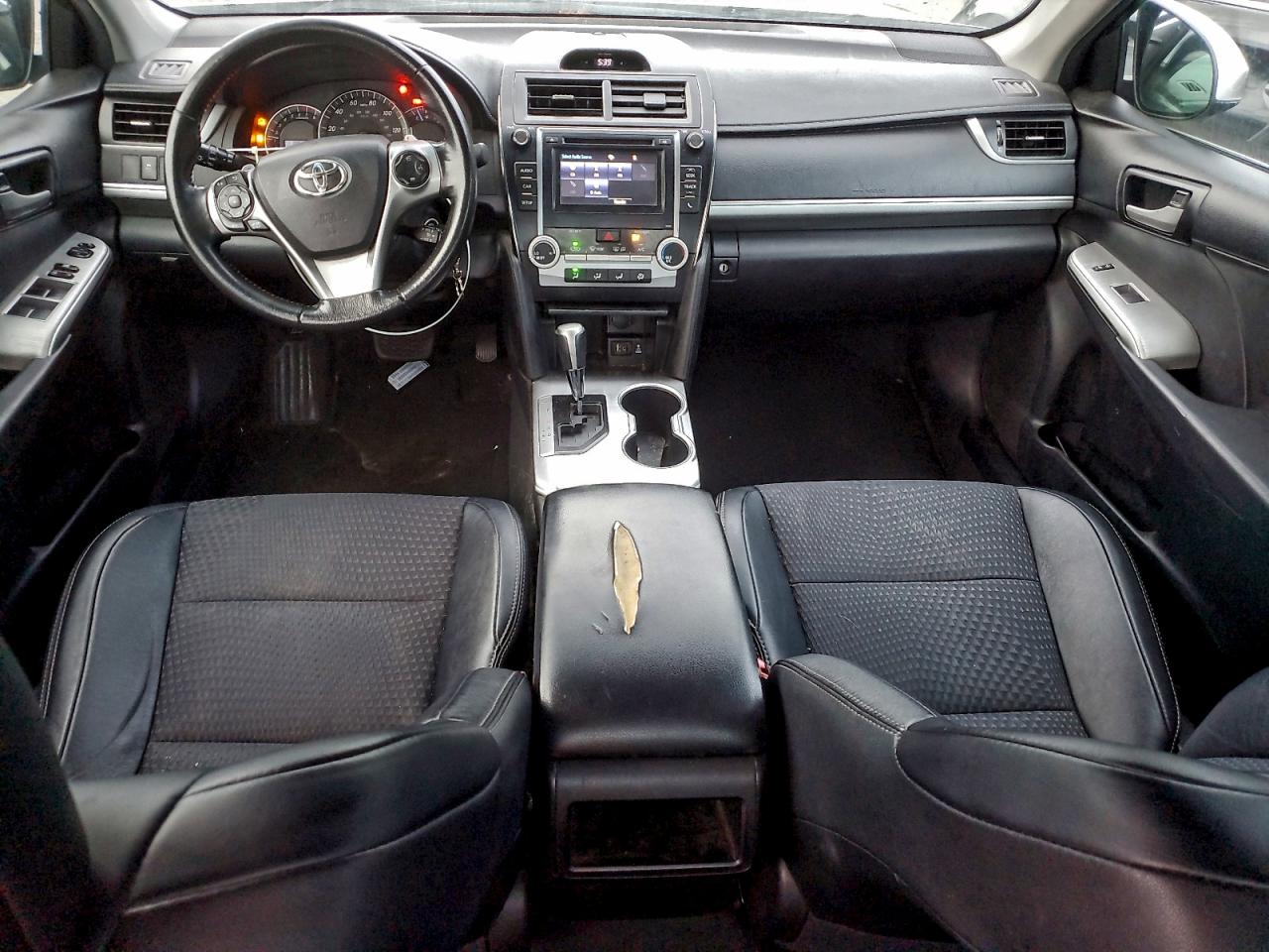 2014 TOYOTA CAMRY L photo 8