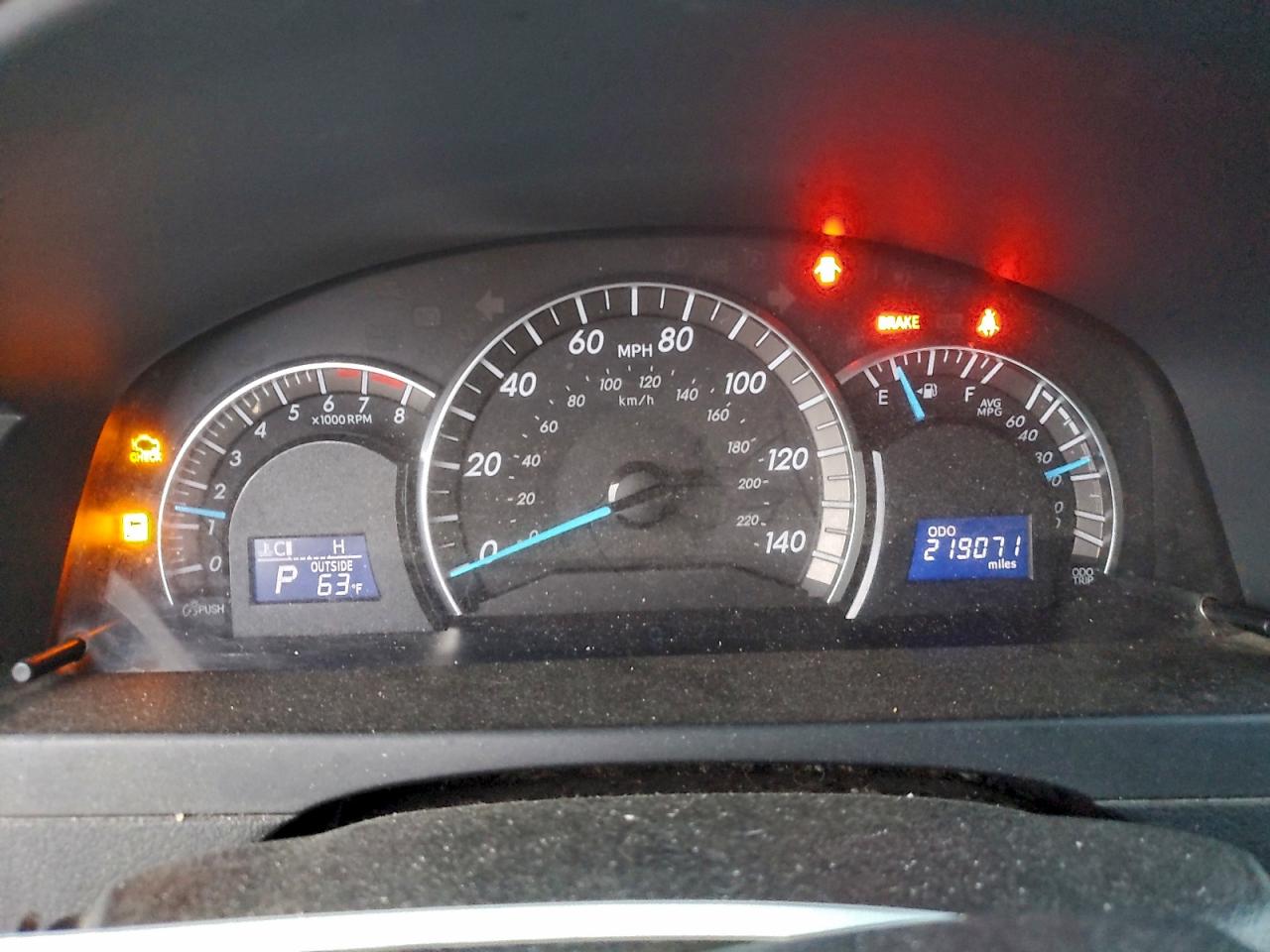 2014 TOYOTA CAMRY L photo 9