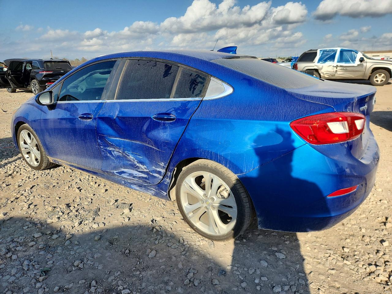 2016 CHEVROLET CRUZE LT photo 2
