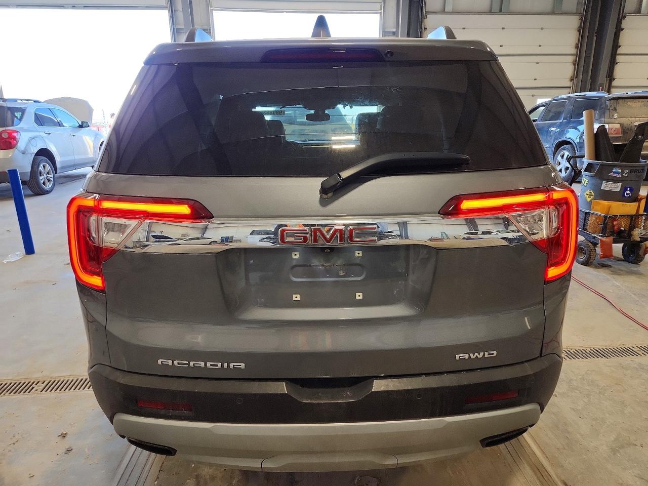 2021 GMC ACADIA SLT photo 6