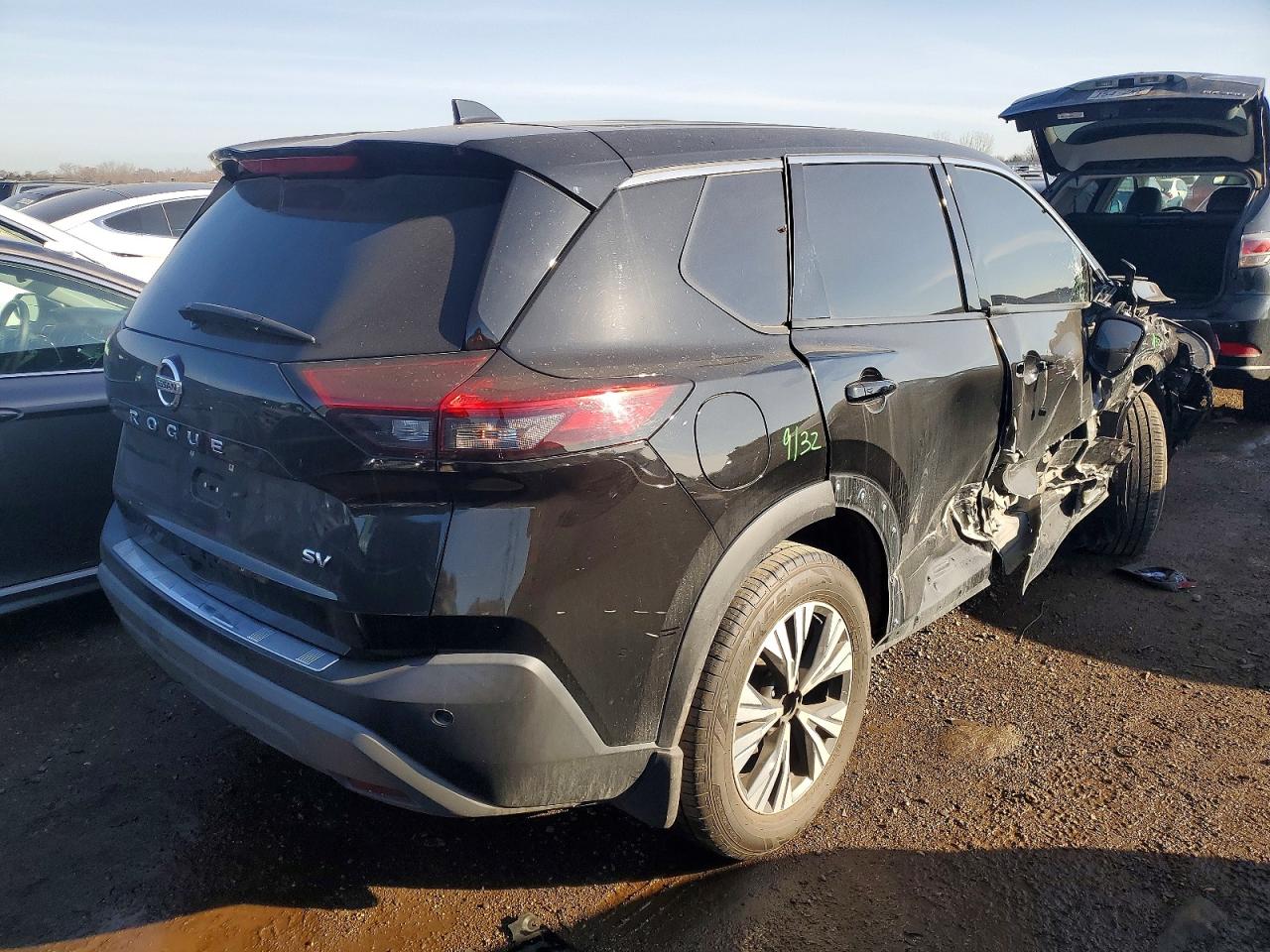 2021 NISSAN ROGUE SV photo 3