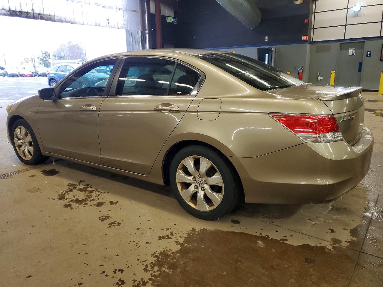 2010 HONDA ACCORD EX photo 2