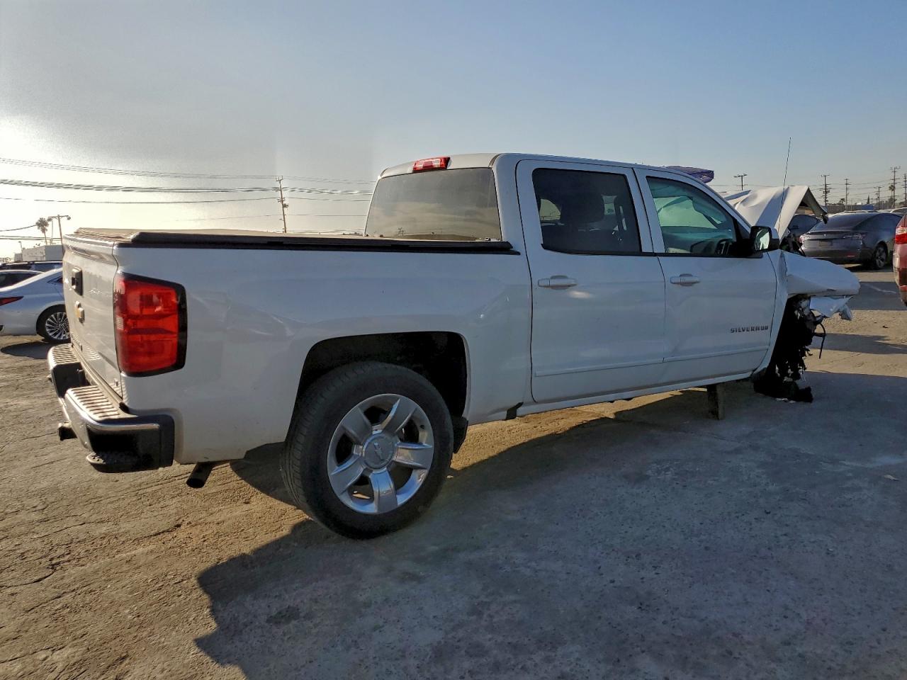 2018 CHEVROLET SILVERADO K1500 LT photo 3