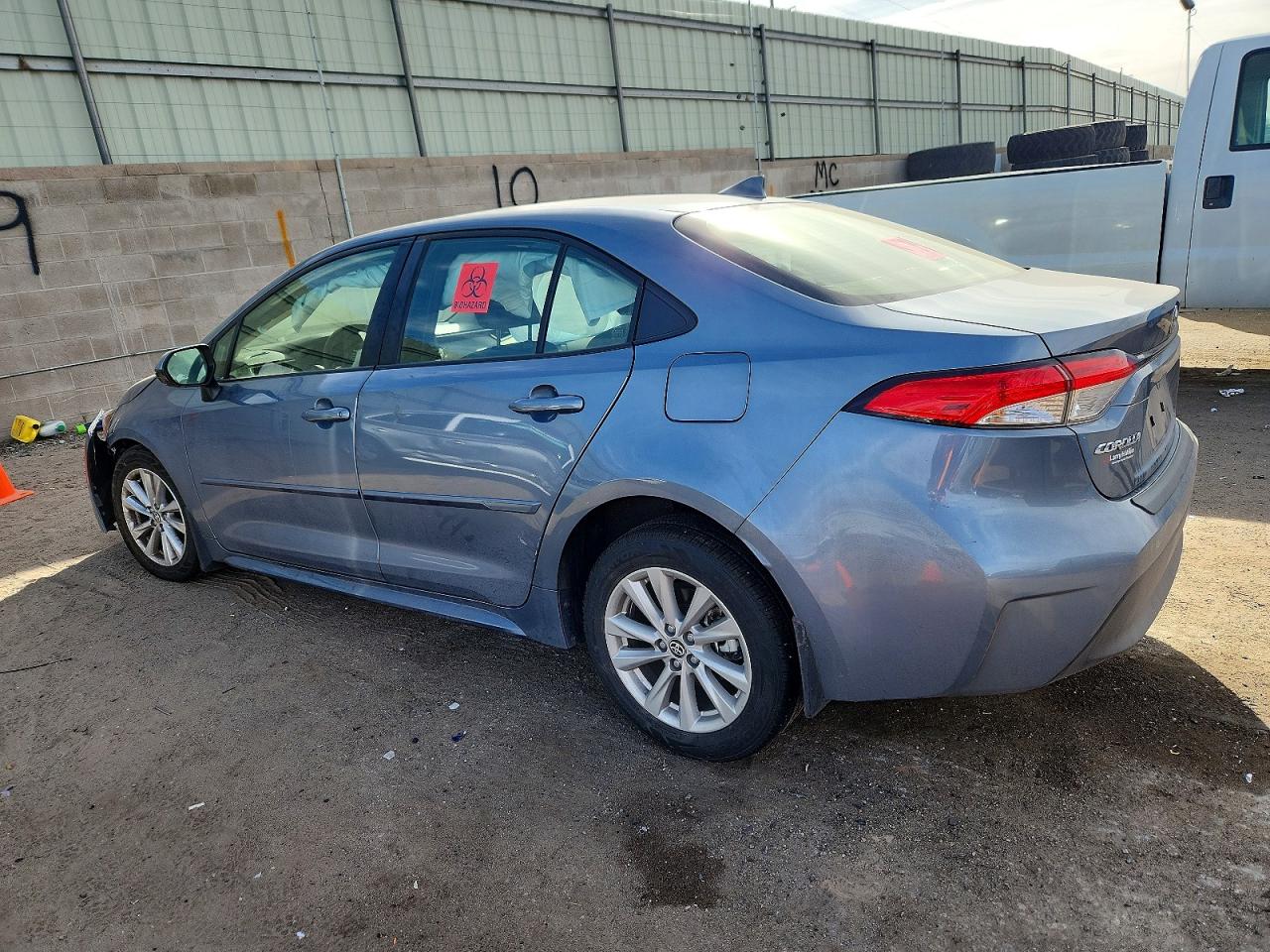 2023 TOYOTA COROLLA LE photo 2