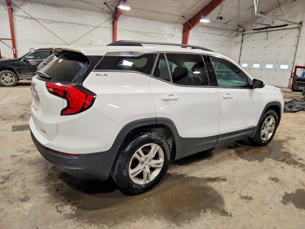 2019 GMC TERRAIN SLE photo 3