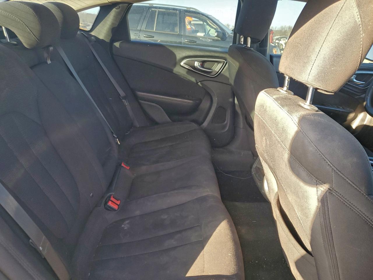 2015 CHRYSLER 200 LIMITED photo 10