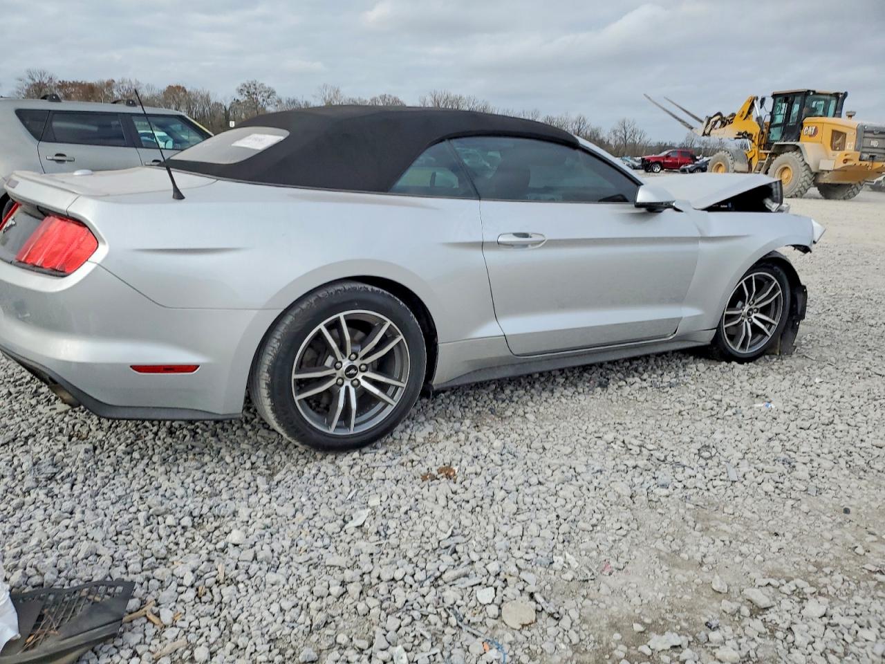 2015 FORD MUSTANG photo 3