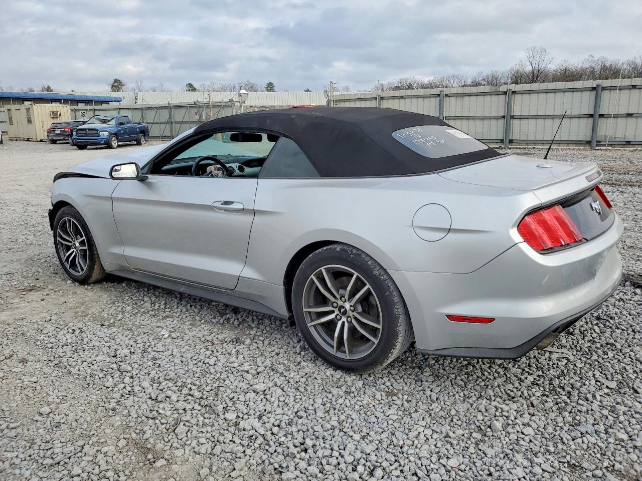 2015 FORD MUSTANG photo 2
