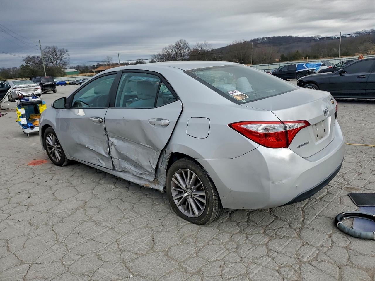 2014 TOYOTA COROLLA L photo 2