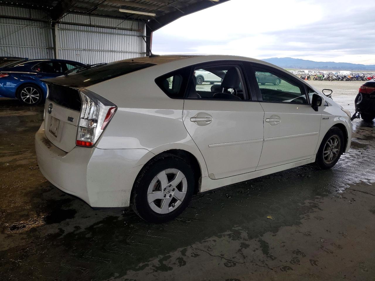 2010 TOYOTA PRIUS photo 3