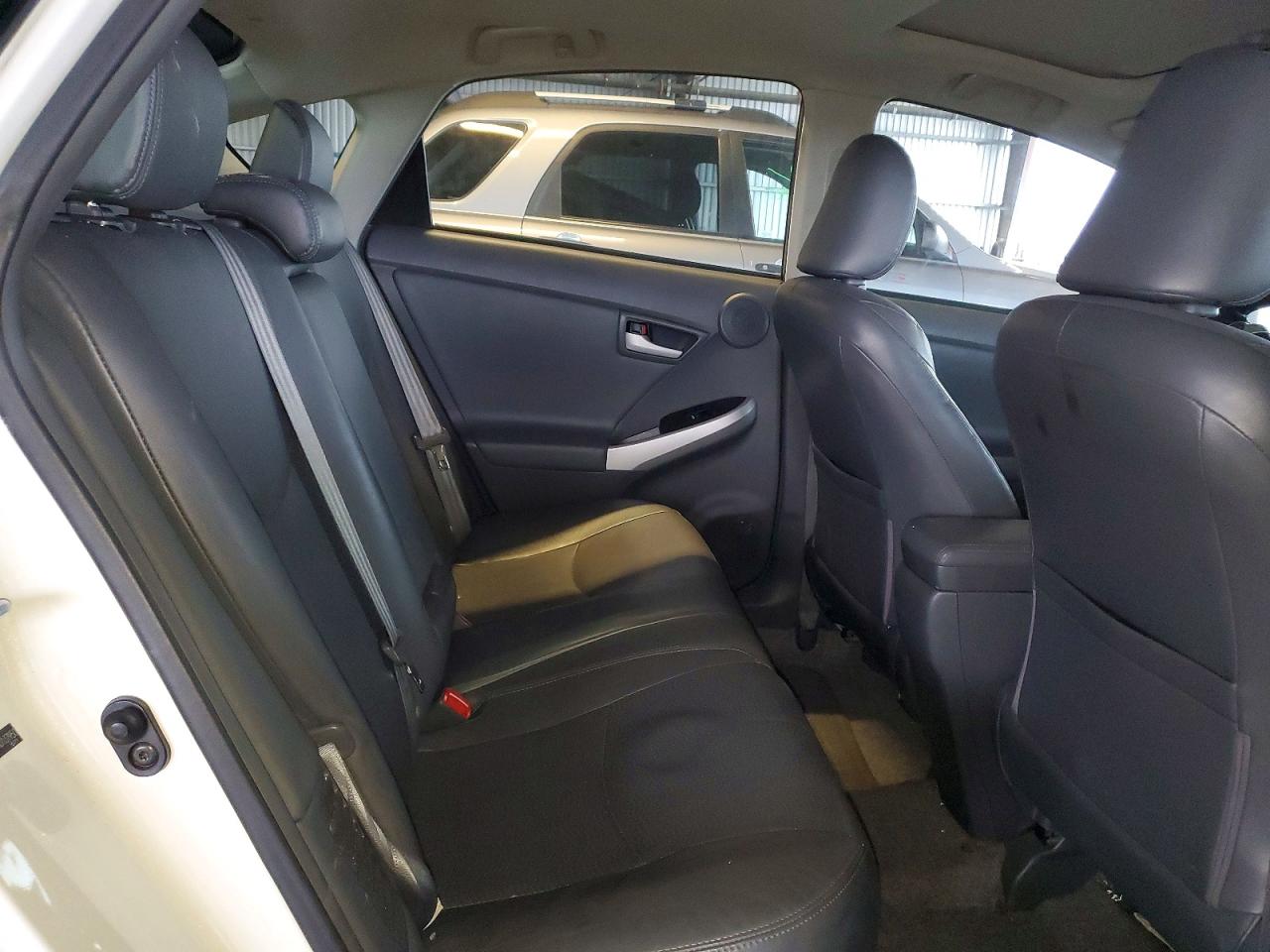 2010 TOYOTA PRIUS photo 10
