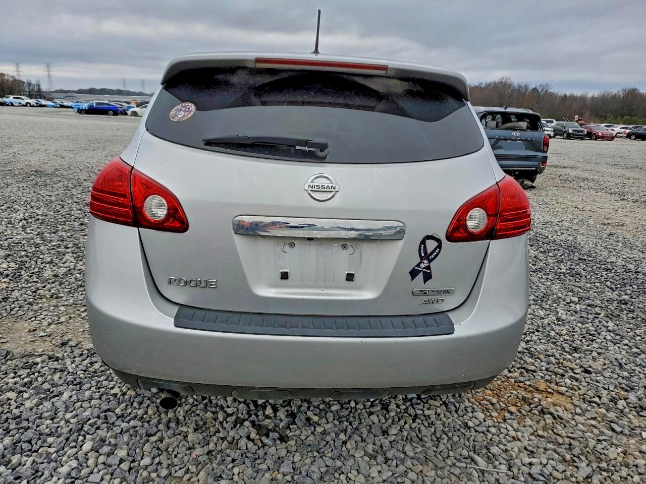 2013 NISSAN ROGUE S photo 6