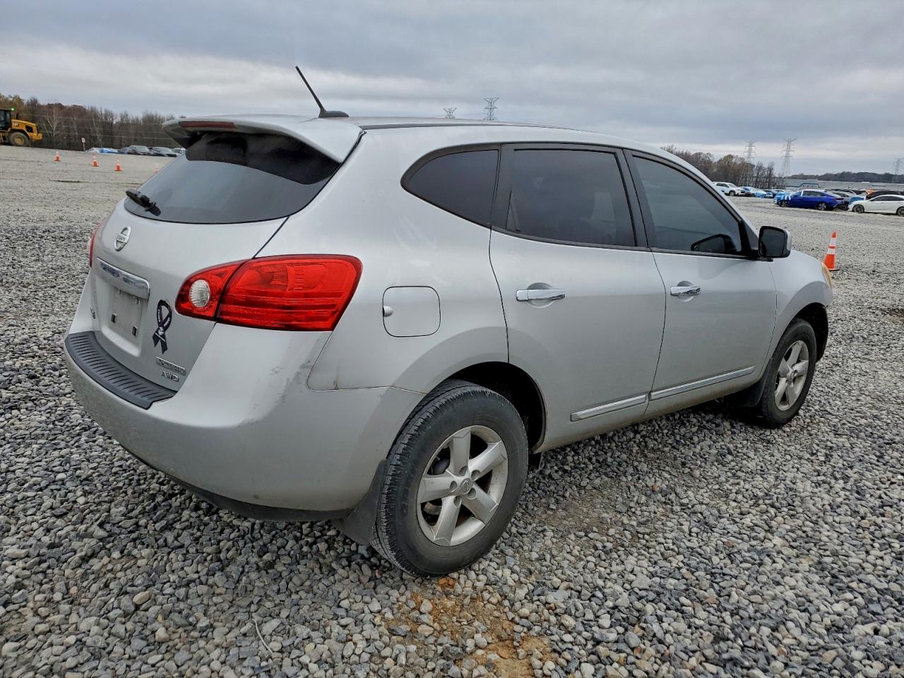 2013 NISSAN ROGUE S photo 3