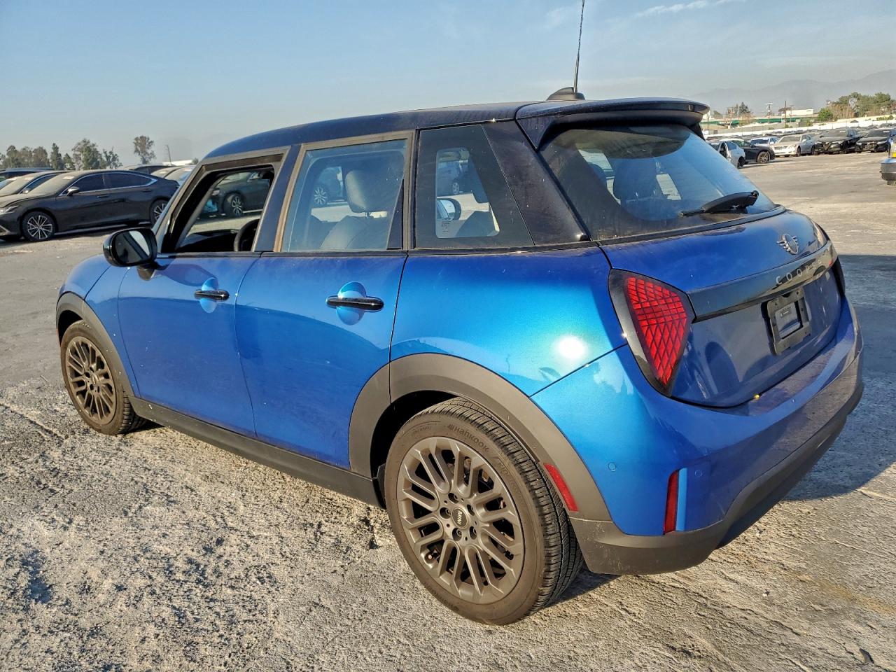 2025 MINI COOPER S photo 2