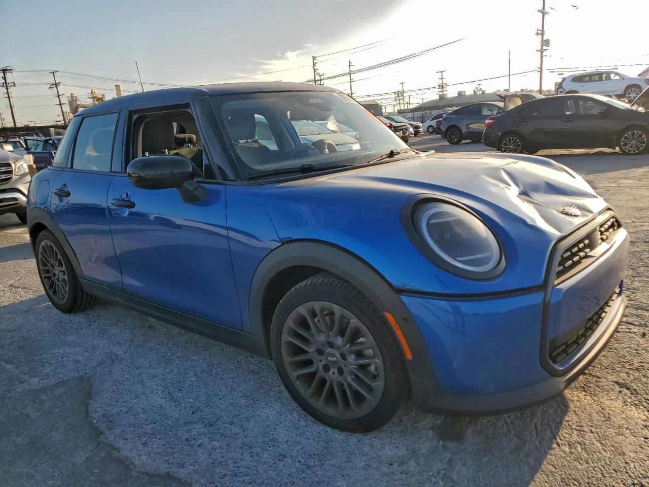 2025 MINI COOPER S photo 4